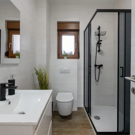 House Hana 2415 Воднян