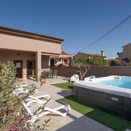 Дом отдыха House Hana 2415 Воднян