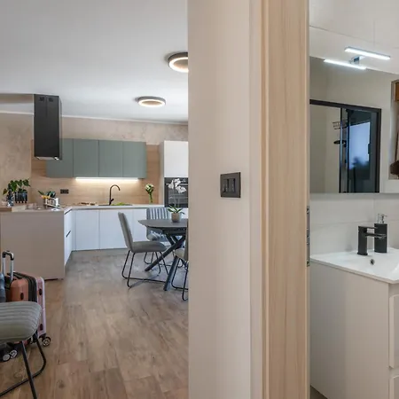 House Hana 2415